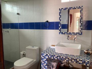 casa en venta en salinas de rey. Cod V104860