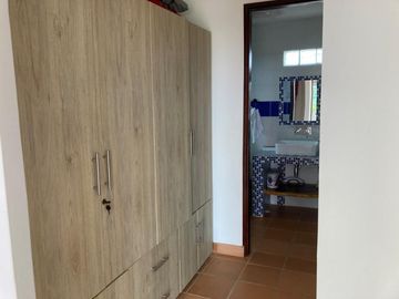 casa en venta en salinas de rey. Cod V104860