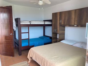 casa en venta en salinas de rey. Cod V104860