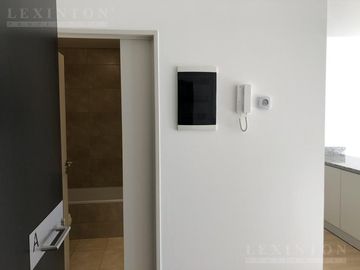 VENTA CON RENTA. PISO ALTO - PISCINA - PARRILLA - SUM