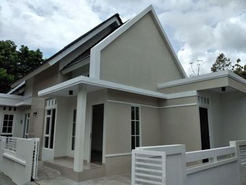 Rumah minimalis baru di jalan Magelang