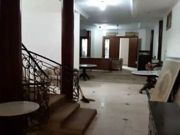 Rumah besar, mewah dan ada kosan 26 kamar