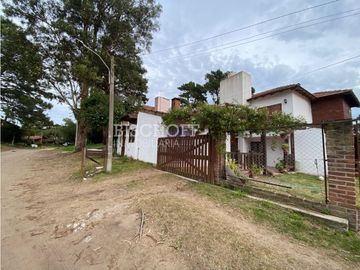 CASA 4 AMBIENTES MAS DEPARTAMENTO 2 AMBIENTES. 