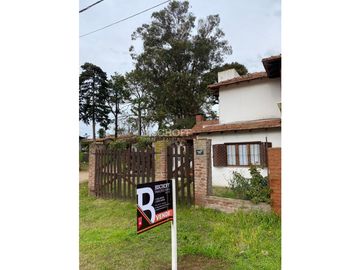 CASA 4 AMBIENTES MAS DEPARTAMENTO 2 AMBIENTES. 