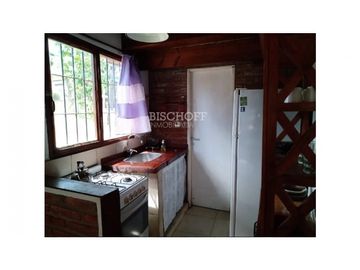 CASA 4 AMBIENTES MAS DEPARTAMENTO 2 AMBIENTES. 
