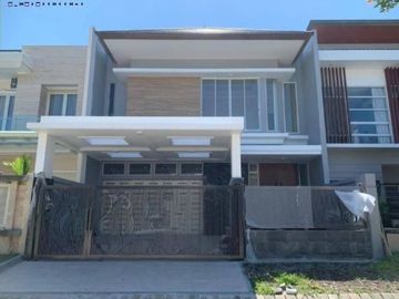 Rumah Palm Beach Pakuwon City New Minimalis, Siap Huni, Row 3 Mobil