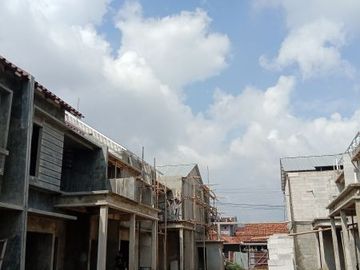 rumah 2 lantai dalam komplek