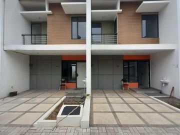 Rumah Dekat Green Lake City