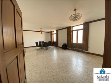 Casa con local en venta en el Centro de Morelia $18,000,000