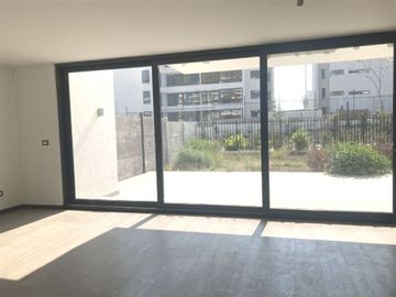 TownHouse con JARDIN PRIVADO 4 D en San Carlos de Apoquindo