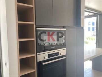 TownHouse con JARDIN PRIVADO 4 D en San Carlos de Apoquindo