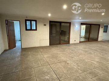 Casa en arriendo de 4 dorm. en Maipú