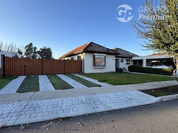 Casa en arriendo de 4 dorm. en Maipú
