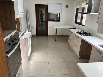 Casa en arriendo de 4 dorm. en Maipú
