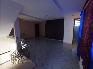 Se vende casa/edificio en San Juan Tilcuautla, Hidalgo, centro.