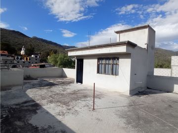 Se vende casa/edificio en San Juan Tilcuautla, Hidalgo, centro.