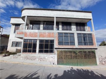 Se vende casa/edificio en San Juan Tilcuautla, Hidalgo, centro.