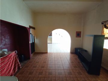 Se vende casa/edificio en San Juan Tilcuautla, Hidalgo, centro.