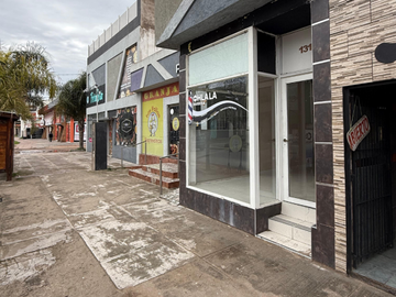 Local Comercial Santa Teresita, Excelente ubicacion! (Valor anual)