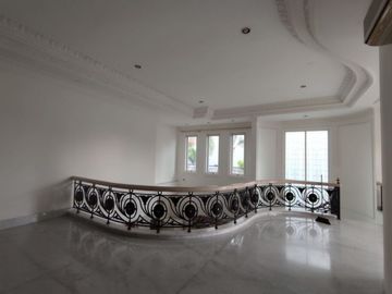 Rumah Graha Family Hadap Selatan Dekat Club House