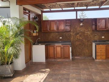 ¡Venta De Hermosa Casa En Sol De La Molina!