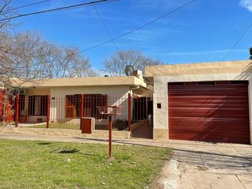 Casa 3 Ambientes En Venta - Francisco Alvarez, Moreno