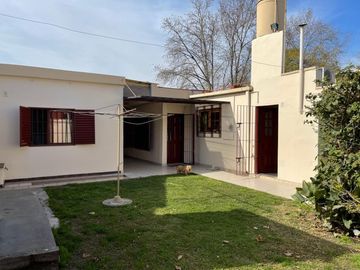 Casa 3 Ambientes En Venta - Francisco Alvarez, Moreno