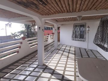 San Jose-The Malibu of Ecuador: Se Vende Casa Frente al Mar en San José