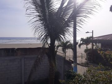 San Jose-The Malibu of Ecuador: Se Vende Casa Frente al Mar en San José