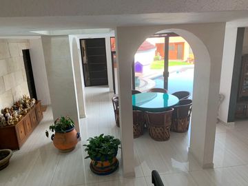 Espectacular casa con bungalow para visitas