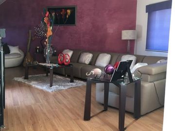 Espectacular casa con bungalow para visitas