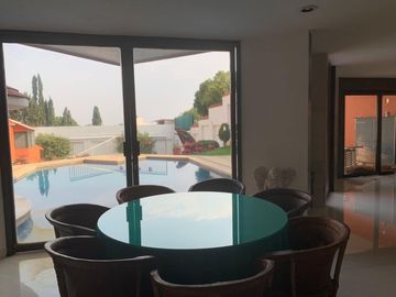 Espectacular casa con bungalow para visitas
