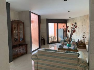 Espectacular casa con bungalow para visitas