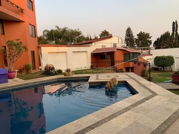 Espectacular casa con bungalow para visitas