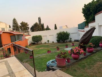 Espectacular casa con bungalow para visitas
