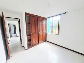 VENTA DE APARTAMENTO UBICADO EN LA PARALELA FLORIDABLANCA SECTOR CAÑAVERAL Área 88 Metros. Cod V24209