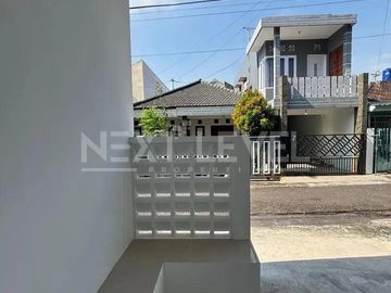 Rumah 2 Lantai Bunga Bunga Lowokwaru Soekarno Hatta Malang Dekat Universitas Brawijaya