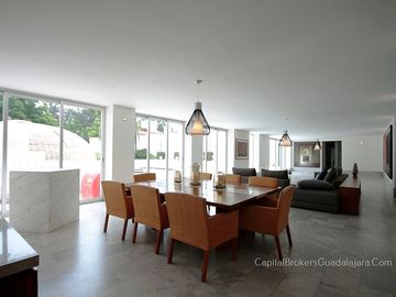 Casa Nueva de Lujo Colinas de San Javier en Venta