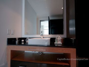 Casa Nueva de Lujo Colinas de San Javier en Venta