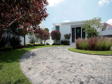 Casa Nueva de Lujo Colinas de San Javier en Venta