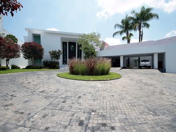 Casa Nueva de Lujo Colinas de San Javier en Venta