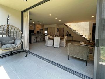 Residencia en Altozano Qro. con Jardín y Bar/Terraza en PREVENTA - NIEBLA