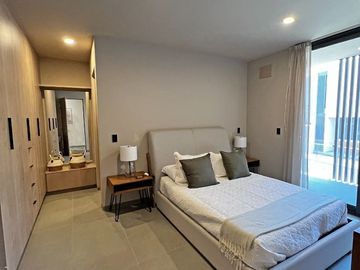Residencia en Altozano Qro. con Jardín y Bar/Terraza en PREVENTA - NIEBLA