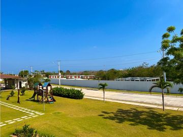 VENTA DE APARTAMENTO EN LAS ISLAS  PUNTA  BARCO, CORONADO