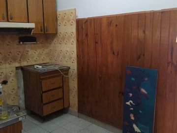 Vendo amplia casa En Merlo, precio total: U$S 120.000
