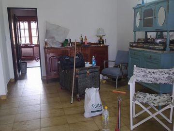 Vendo amplia casa En Merlo, precio total: U$S 120.000