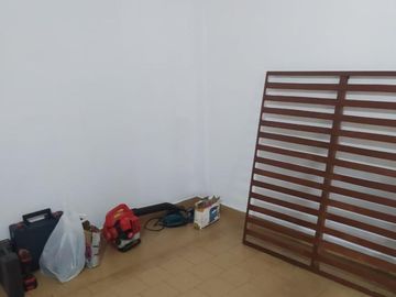 Vendo amplia casa En Merlo, precio total: U$S 120.000