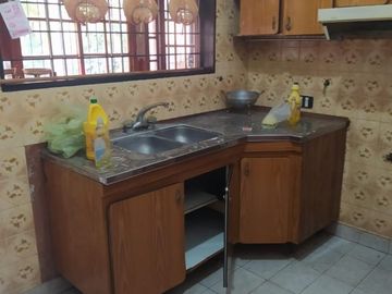 Vendo amplia casa En Merlo, precio total: U$S 120.000