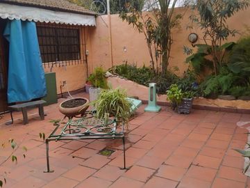 Vendo amplia casa En Merlo, precio total: U$S 120.000