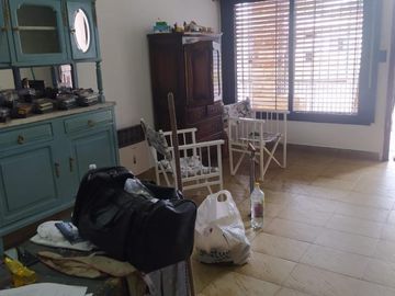 Vendo amplia casa En Merlo, precio total: U$S 120.000
